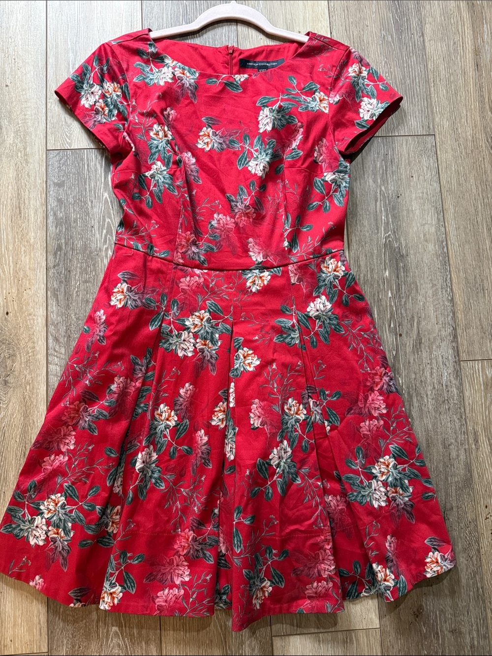 French Connection red floral fit ‘n flare dress with pockets sz 4